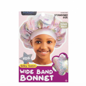 Magic Collection KHWB25PAT kids silky satin wide band bonnet pastel print ke sath, safaid background par.