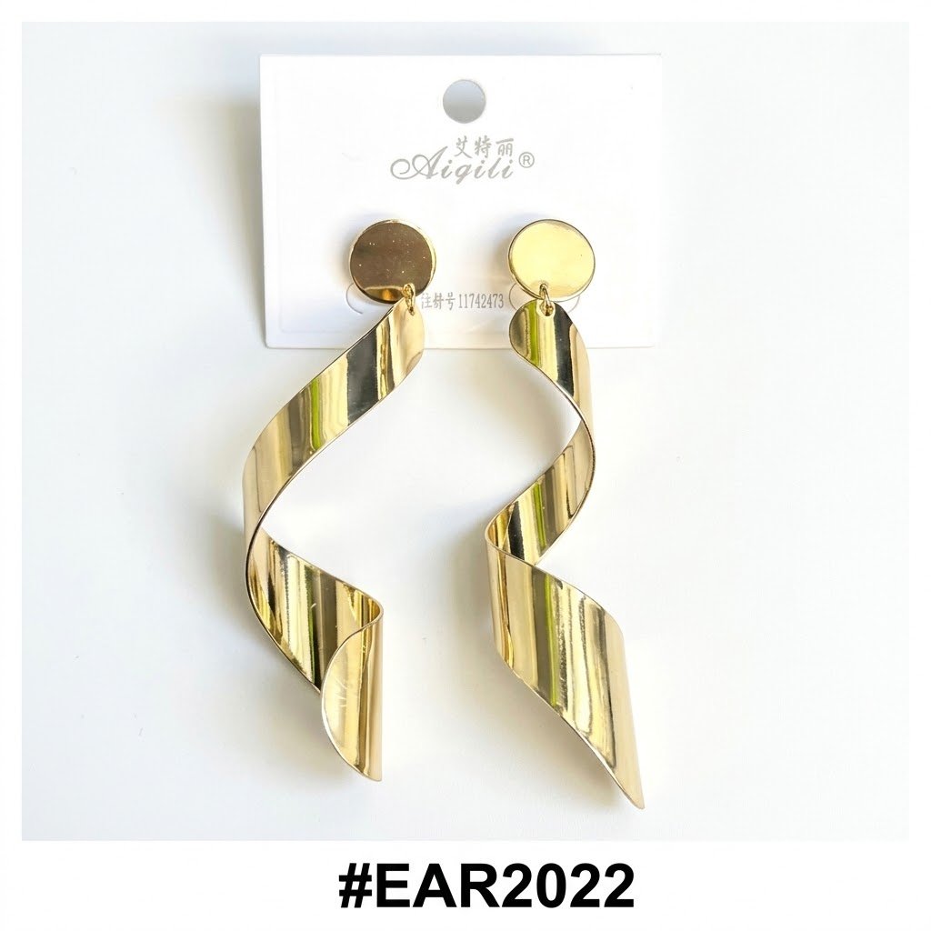 Stylish Aigili gold earrings with twisted design