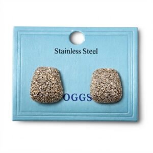 Gold cushion-shaped stud earrings in stainless steel